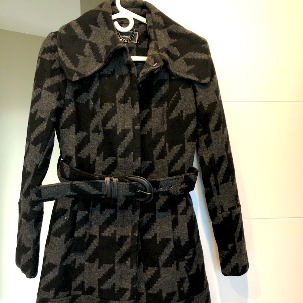 Le chateau warm stylish coat.